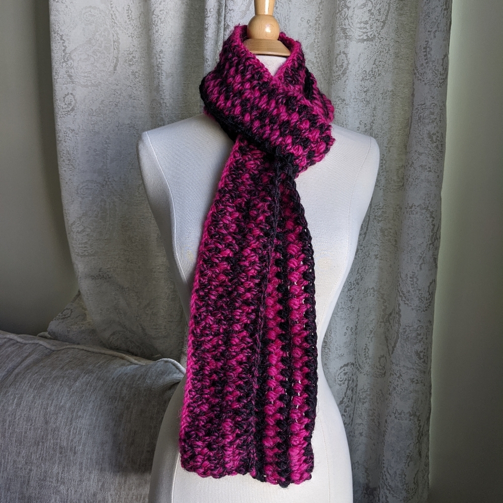 Straight Puff Stitch Scarf - Pink and Black
